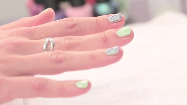 Tuto : comment créer une manucure arty ?