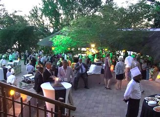 Le Président au cocktail d'ouverture de la Conférence sur le commerce illicite d'espèces sauvages au Botswana