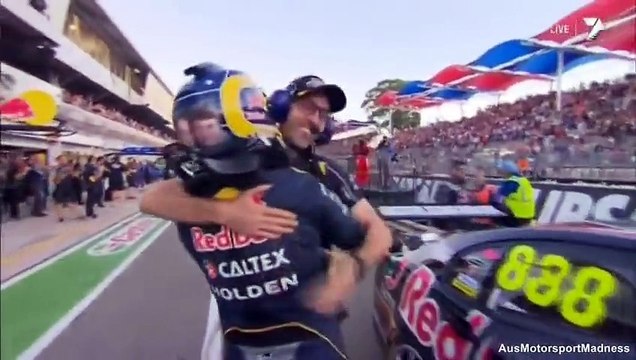 V8 Supercars Mclaughlin vs Whincup Awesome Finish! - 2014 Clipsal 500