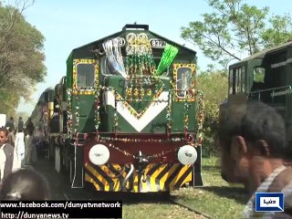 Railway authorities fool Saad Rafique by painting old boggies as new