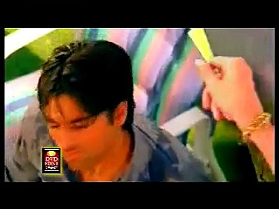 YouTube - Kachi deewar hoon thokar na lagana mujhko By Ghulam Ali