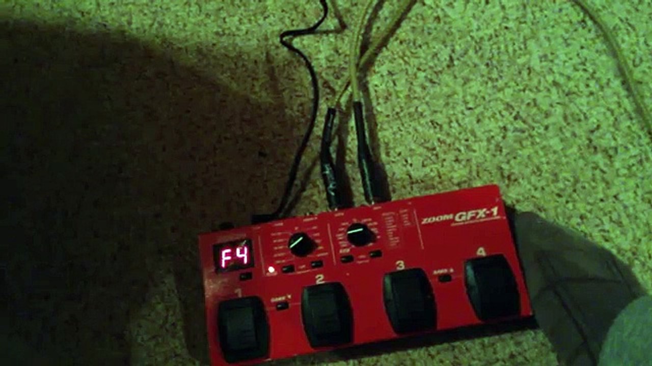 Guitar Pedal - ZOOM GFX-1 Guitar Effects Processor