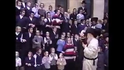اليهود هم يرقصون