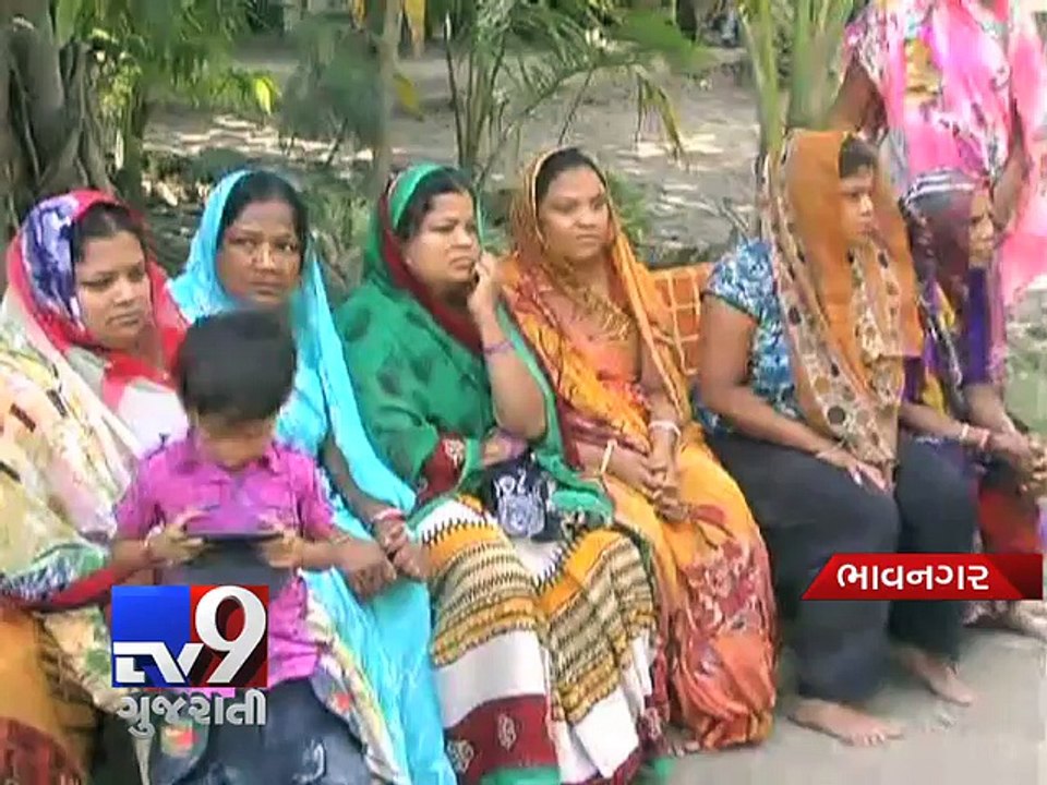 Instead of son, 6 girls perform last rites of father's death - Tv9 Gujarati