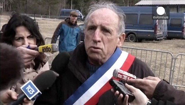 Во французских Альпах ждут родственников погибших в авиакатастрофе