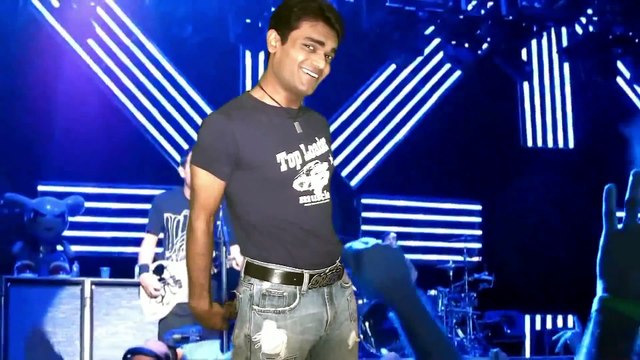 Reprise surréaliste de Whats my age again de Blink 182 par un indien