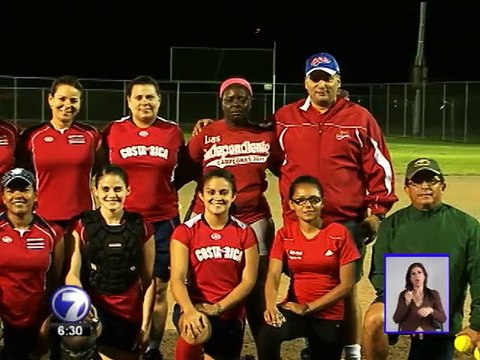 Selección femenina de softbol se prepara para torneo en El Salvador