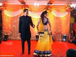 (Romantic) Bride Groom Dance on Own Mahndi