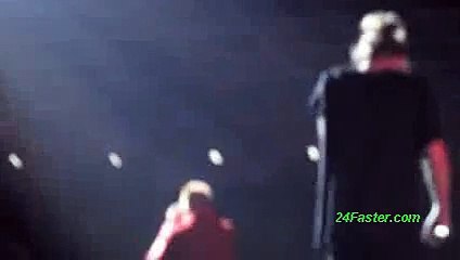Harry Styles Deeply Cries on stage after Zayn leaves One Direction