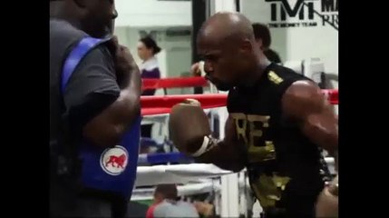 Floyd Mayweather training hit a Machine Mayweather Vs Pacquiao 2015