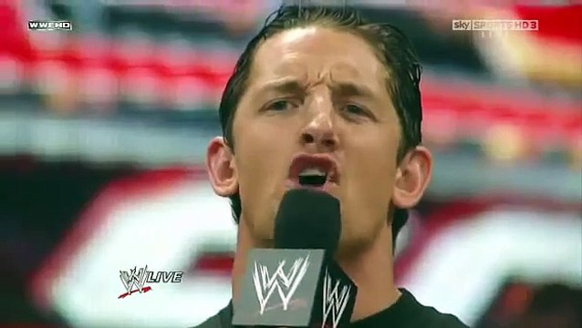 Bret Hart vs. The Undertaker ( WWE Monday Night RAW 30.08.2010 )