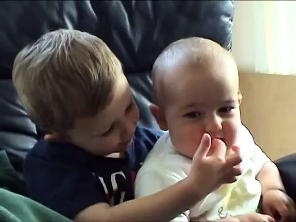 Charlie bit my finger - again ! - 360p