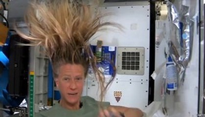 Astronotlar Uzayda Saçlarını Nasıl Yıkarlar?