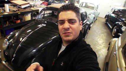 Video herunterladen: Classic VW BuGs Garage Barn Find 1954 Oval Window Ragtop Vintage Beetle