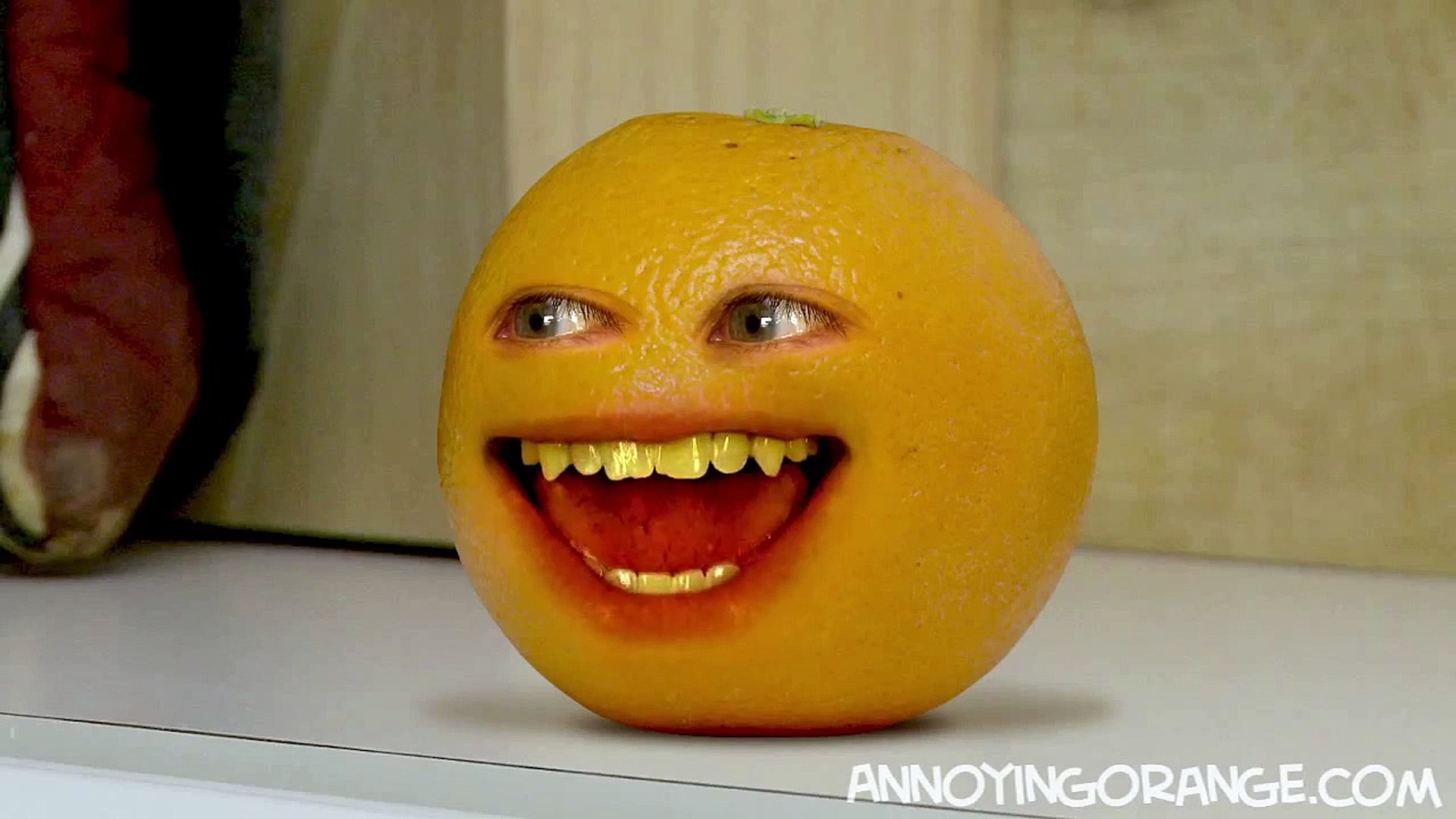 ⁣Annoying Orange - ZOOM!!!