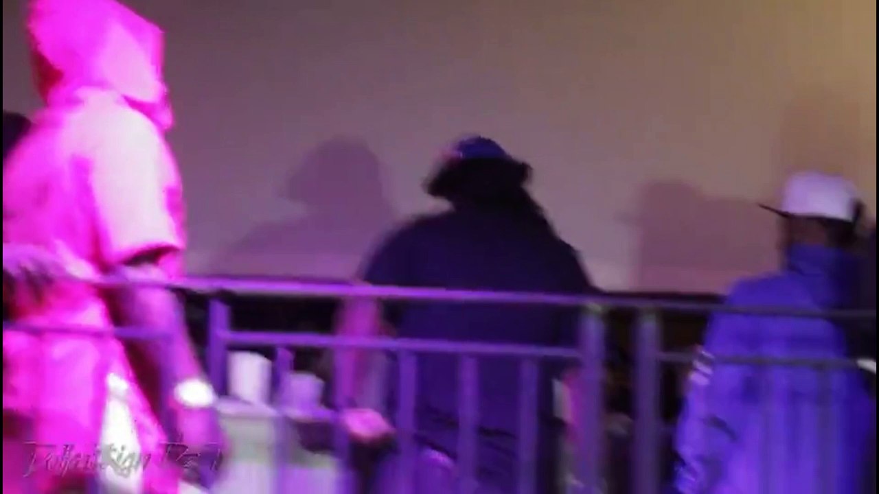 Des rappeurs du Bleu Davinci’s Crew se battent avec le rappeur Hustle Simmons