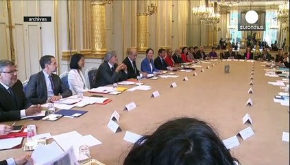 France sees smaller deficit, faster growth on the way