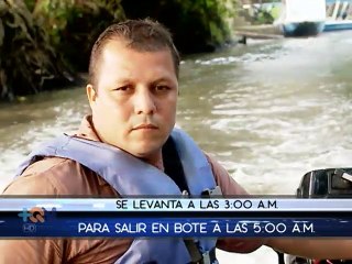 Ni el peligro de ir a clases en panga detiene a un profesor y sus 9 estudiantes
