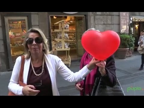 Napoli - Presentata la quarta edizione del Festival del Bacio -1- (25.03.15)