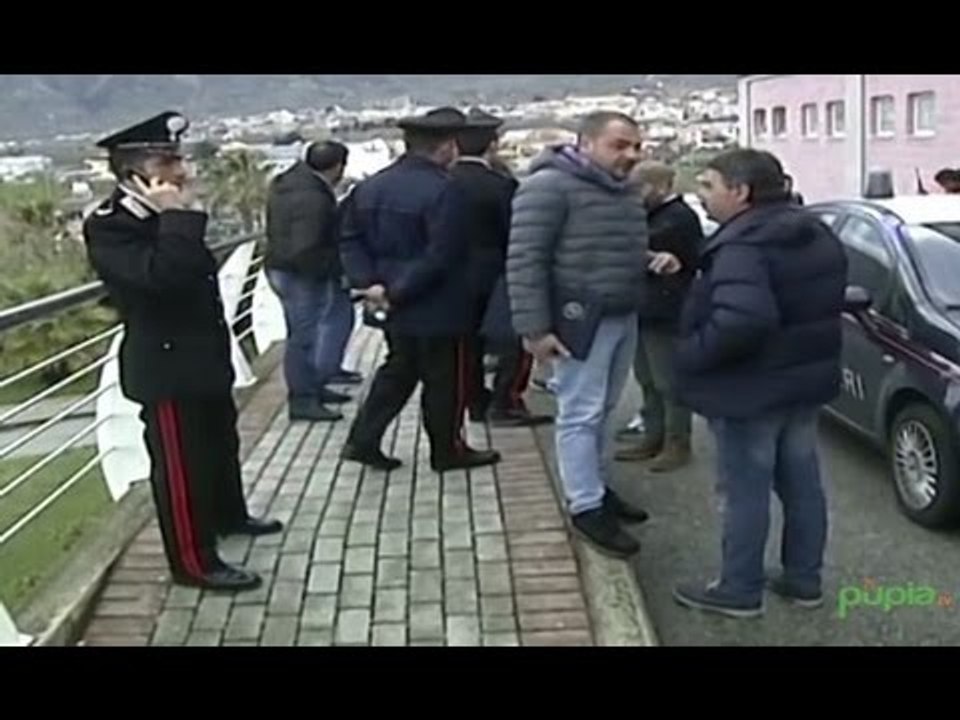 Sarno (SA) - Rapina con spari e inseguimento, l'arrivo dei feriti in ospedale -live- (25.03.15)