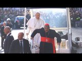 Napoli - Papa Francesco arriva a Piazza del Gesù (21.03.15)