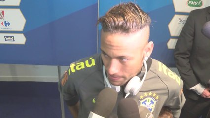 Neymar savoure la victoire du Brésil