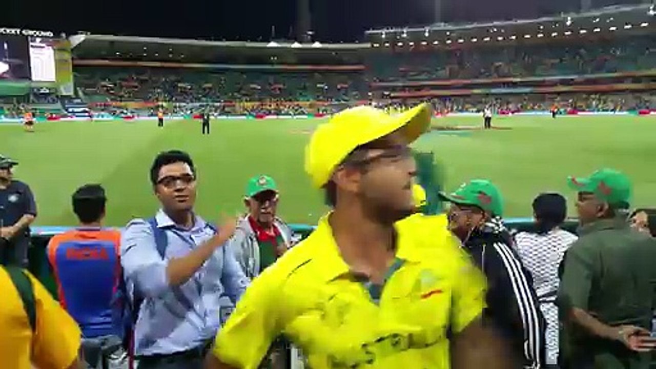 Pakistani Fans cheering for Australia and singing Mauka Mauka for fire crackers - Video Dailymotion on Videosonline