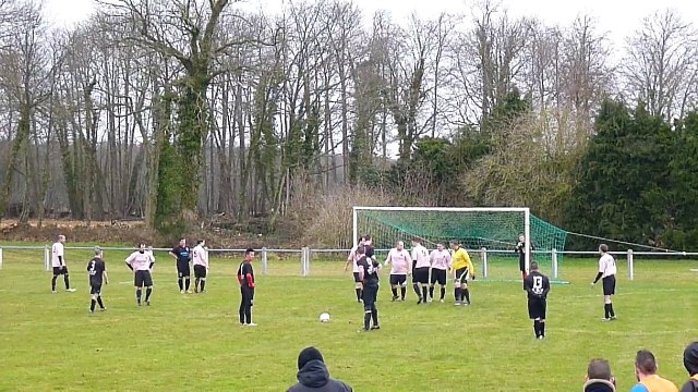 Joli coup- franc contre TRESSE