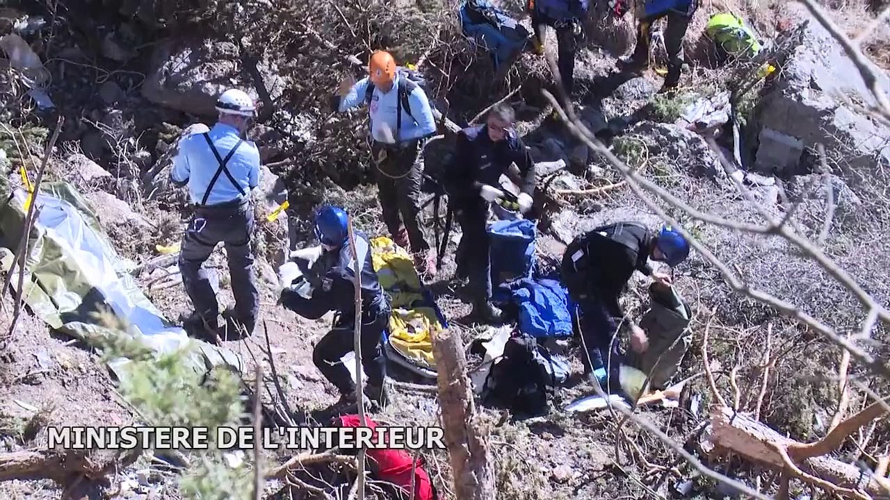 Crash de l'A320 : les premières images tournées au sol