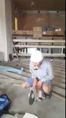 Il S'Ennuyait au Boulot.. Et Fait Mourir de Rire ses Collègues