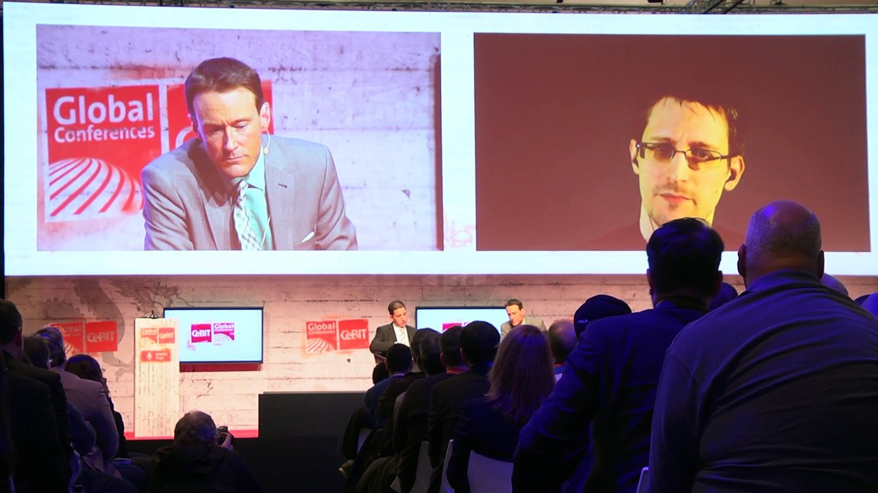 Snowden und greenwald auf der cebit 2015