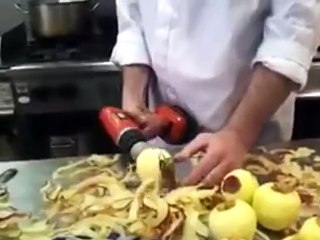 Elma Nasıl Soyulur ?