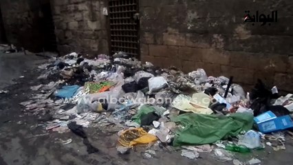 القمامة تحاصر مسجد الطنبغا المارداني بالدرب الأحمر... والأهالي: أين الحكومة ؟