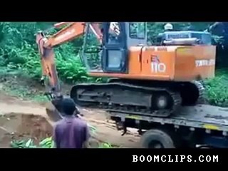 how not to unload an excavator