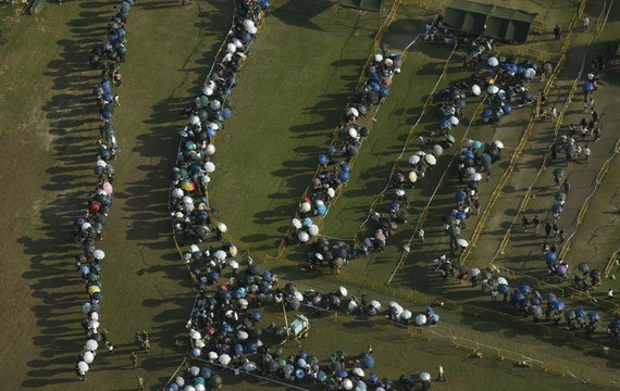 Timelapse : une immense foule vient rendre hommage à Lee Kuan Yew