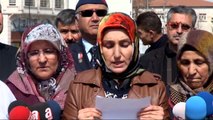 Diyarbakır2şehit Anneleri ile Çocukları PKK'da Olan Aileler Diyarbakır'da Barış Çağrısı Yaptı