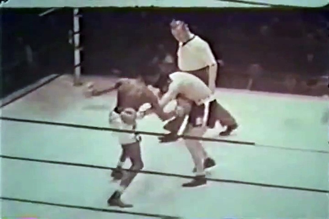 Sugar Ray Robinson vs Tony Ancona ( 1940 Amateur Fight )