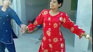 (1) Nesha Butt Cute Girl dance at home