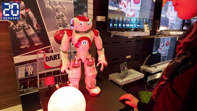 Des robots démonstrateurs chez Darty