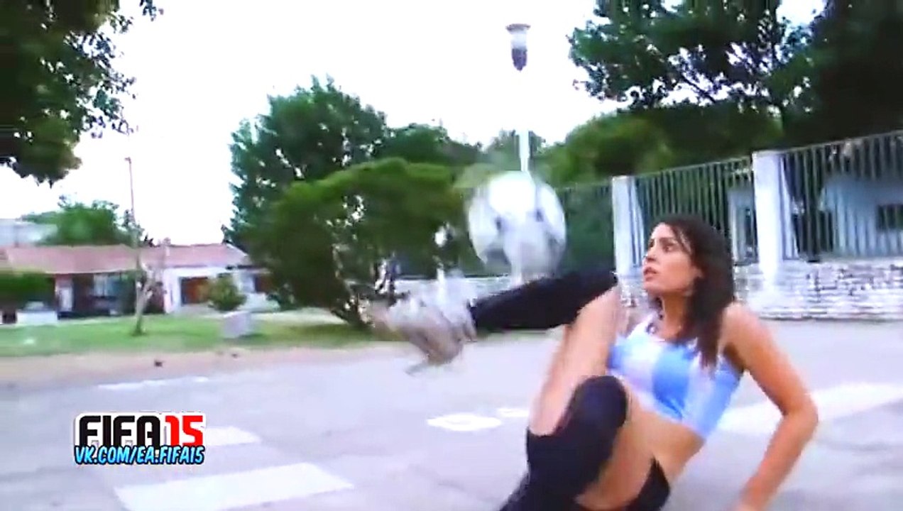 Sexy girl fashion (fan Messi) freestyle football (soccer) vk.com_ea.fifa15 remix