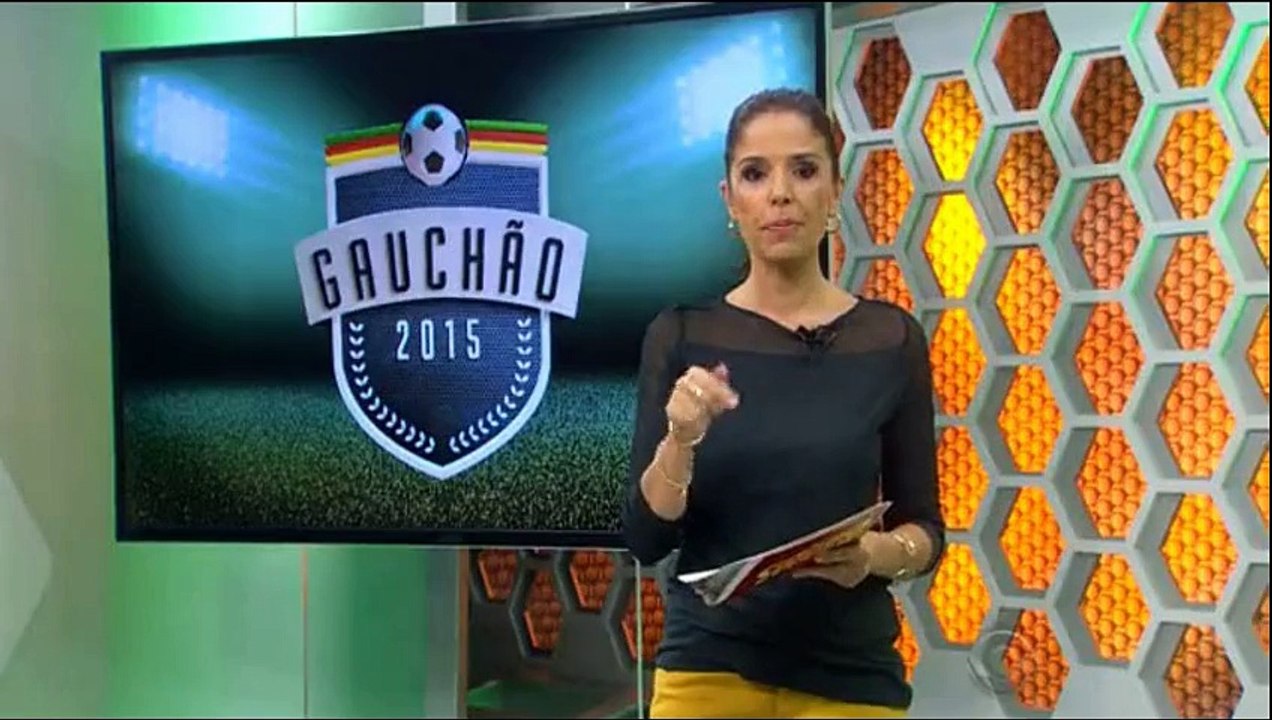 Na segunda divisão, Pelotas vence o Guarani - VA e torcedores brigam na arquibancada.