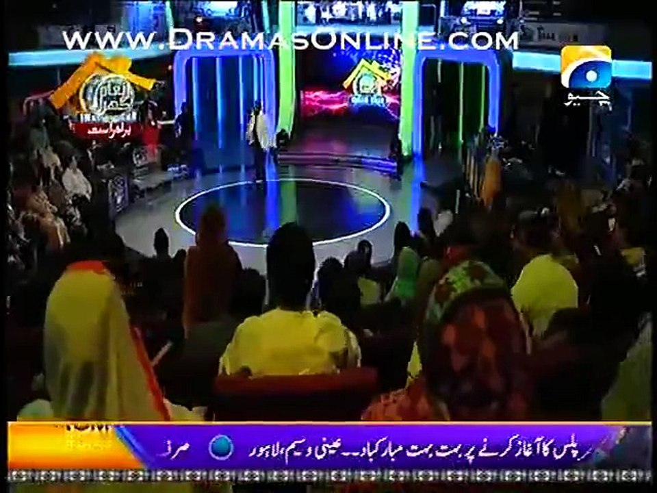 Dr. Aamir Liaquat Fell Down in his First Show of Inam Ghar Plus!