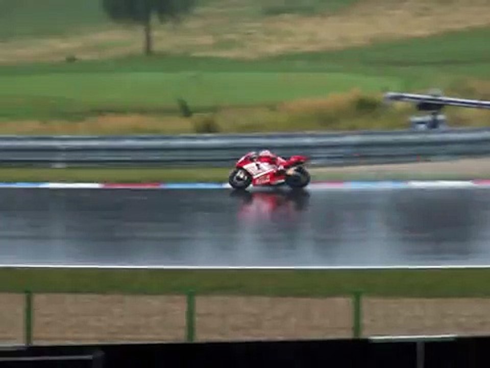 Moto Gp BRNO 2008 (powerslide in wet practice) by jarsoon
