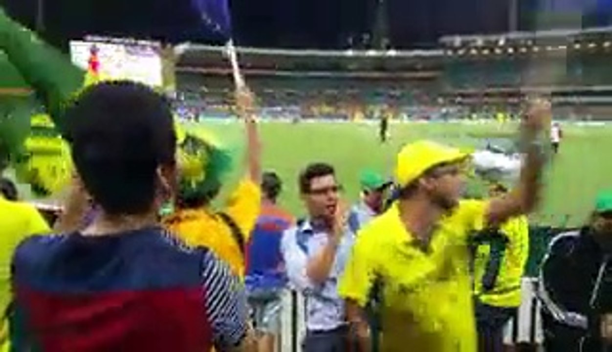 Pakistani Fans cheering for Australia and singing Mauka Mauka for fire crackers