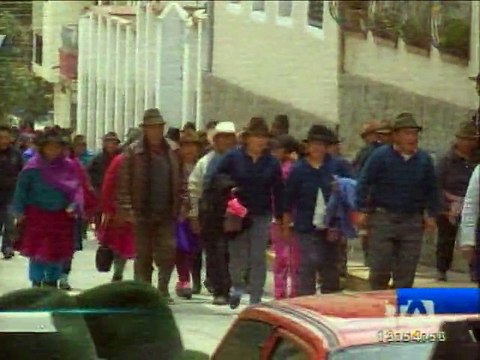 Comuneros detienen a 5 sujetos porque habrían herido a campesinos