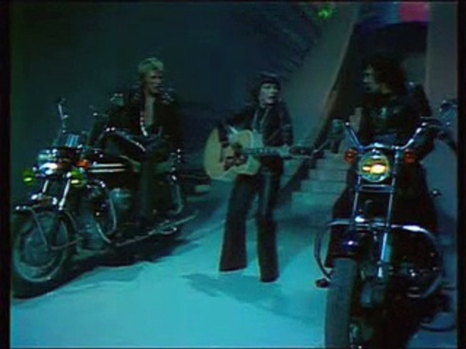 Mireille Mathieu & Johnny Hallyday  & Michel Sardou - "Be bop a lula"  1974)