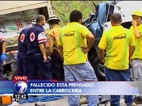Choque triple deja una persona fallecida y dos heridas en Cambronero