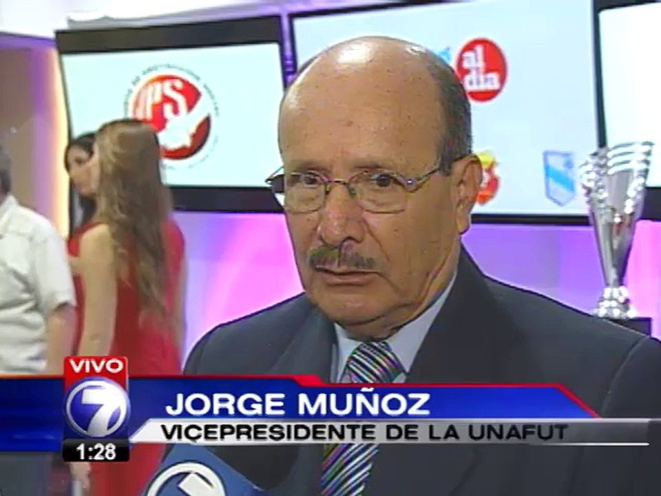 Revelan trofeos para finalistas del Torneo de Verano 2014