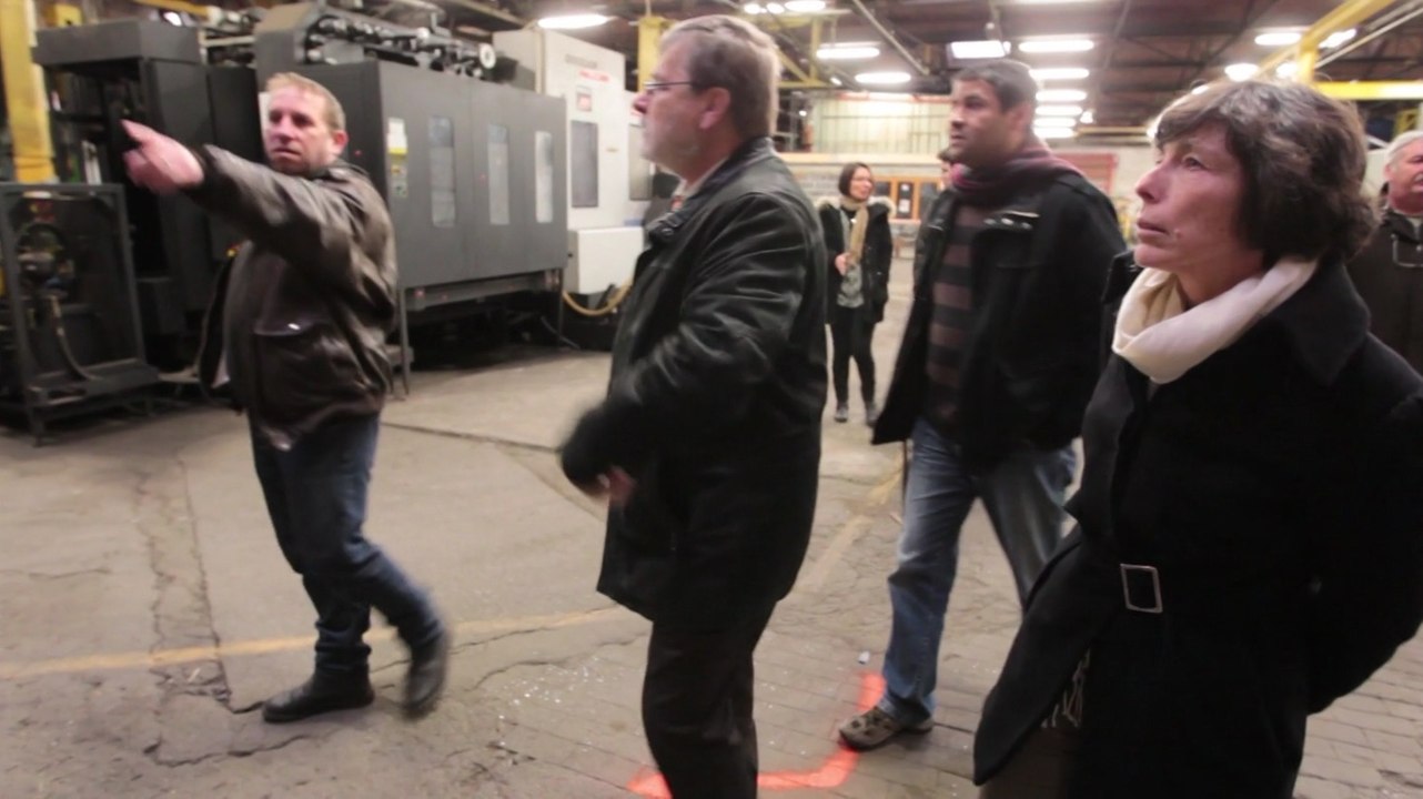 Visite du sous-préfet Virginie Klès aux portes ouvertes organisées par les salariés licenciés de Sambre et Meuse à Feignies: