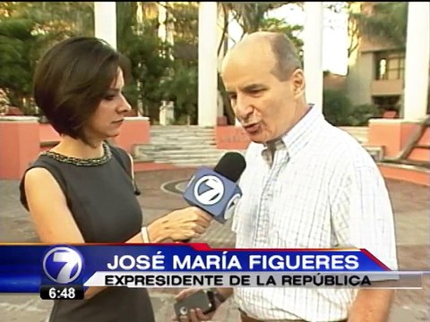 Expresidente Jose María Figueres llega al TSE a retirar la cédula para poder votar